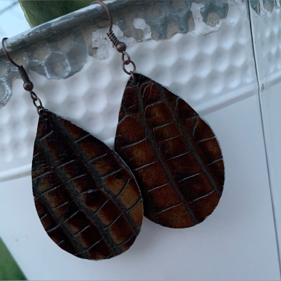 Genuine Brown Alligator Embossed Cowhide Leather Teardrop Lightweight Earrings - Picture 3 of 4